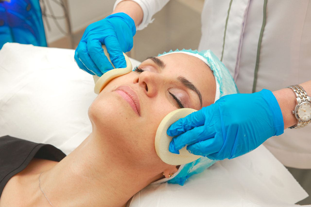 services-06 Close-up of a facial cleansing treatment at a Dubai spa, highlighting skincare and wellness.